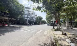 NGAY CẦU SÔNG VÀ CẦU SÔNG HÀN , SÁT MẶT TIỀN NGÔ QUYỀN.-anh-11