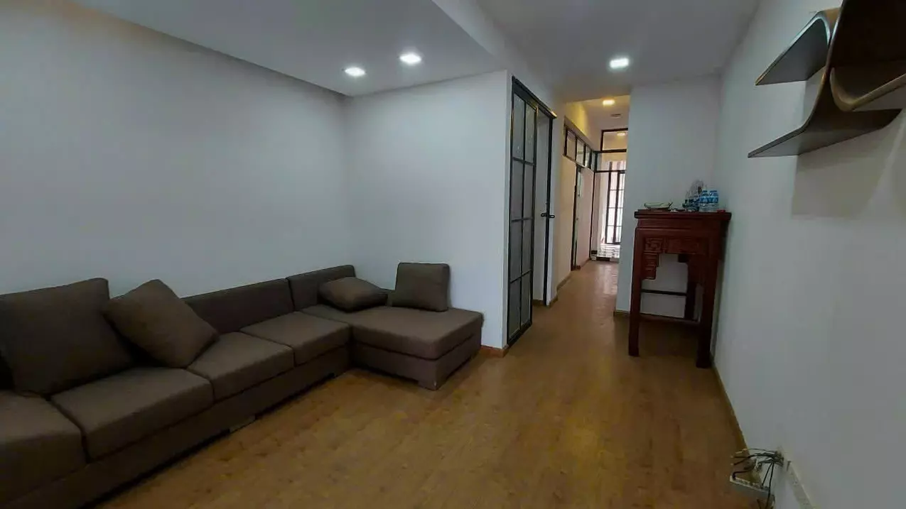 Cho thuê căn tập thể phố Chùa Bộc,100m2, 3pn, đủ nội thất, giá 12tr/tháng-anh-1
