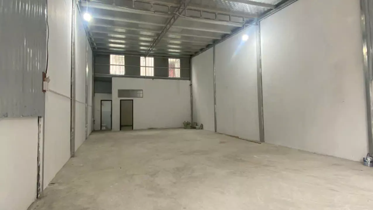 CHO THUÊ KHO LONG BIÊN – 150M² – XE TẢI VÀO TẬN KHO-anh-1