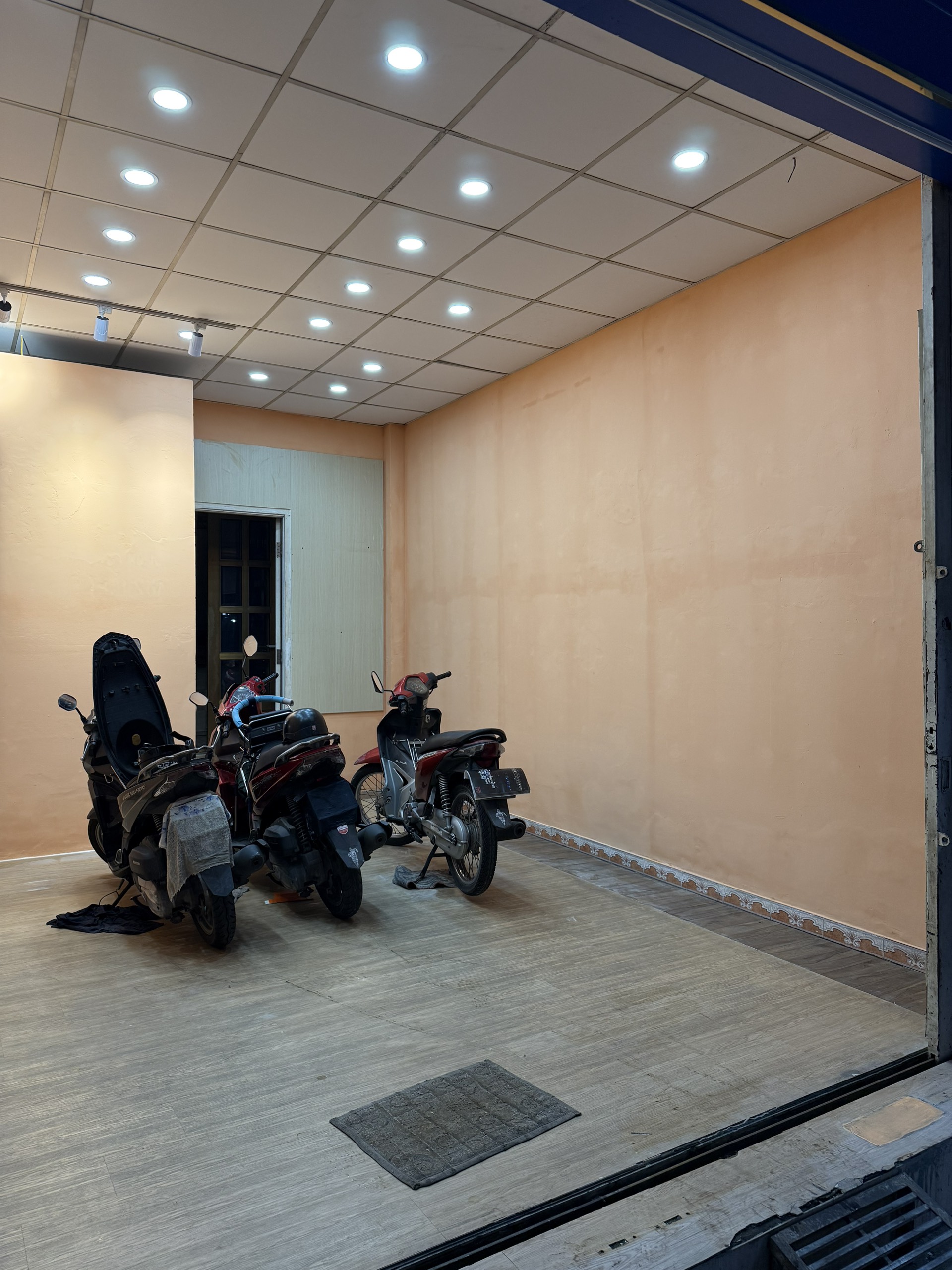 CHO THUÊ MẶT BẰNG KHU MUA BÁN SẦM UẤT-anh-3