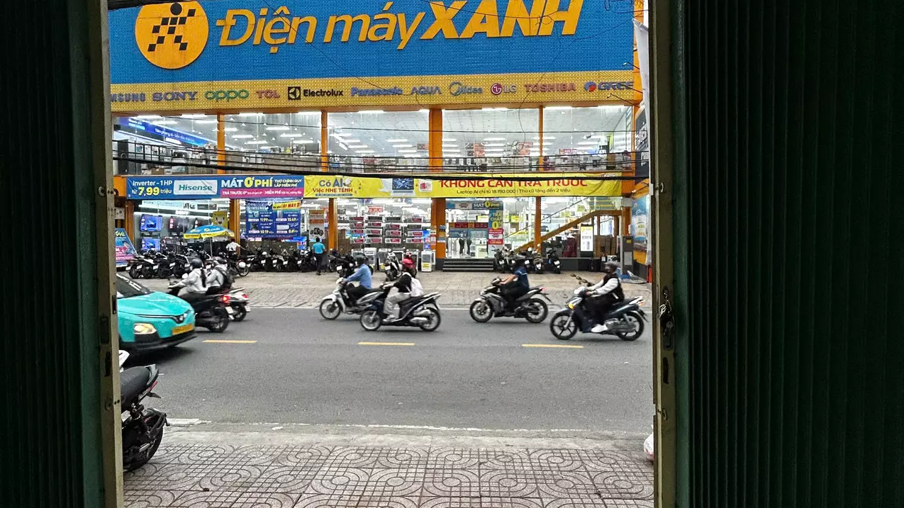 CHO THUÊ MẶT BẰNG KINH DOANH MẶT TIỀN ĐƯỜNG LÊ VĂN VIỆT – VỊ TRÍ ĐẸP, KHU VỰC SẦM UẤT-anh-4