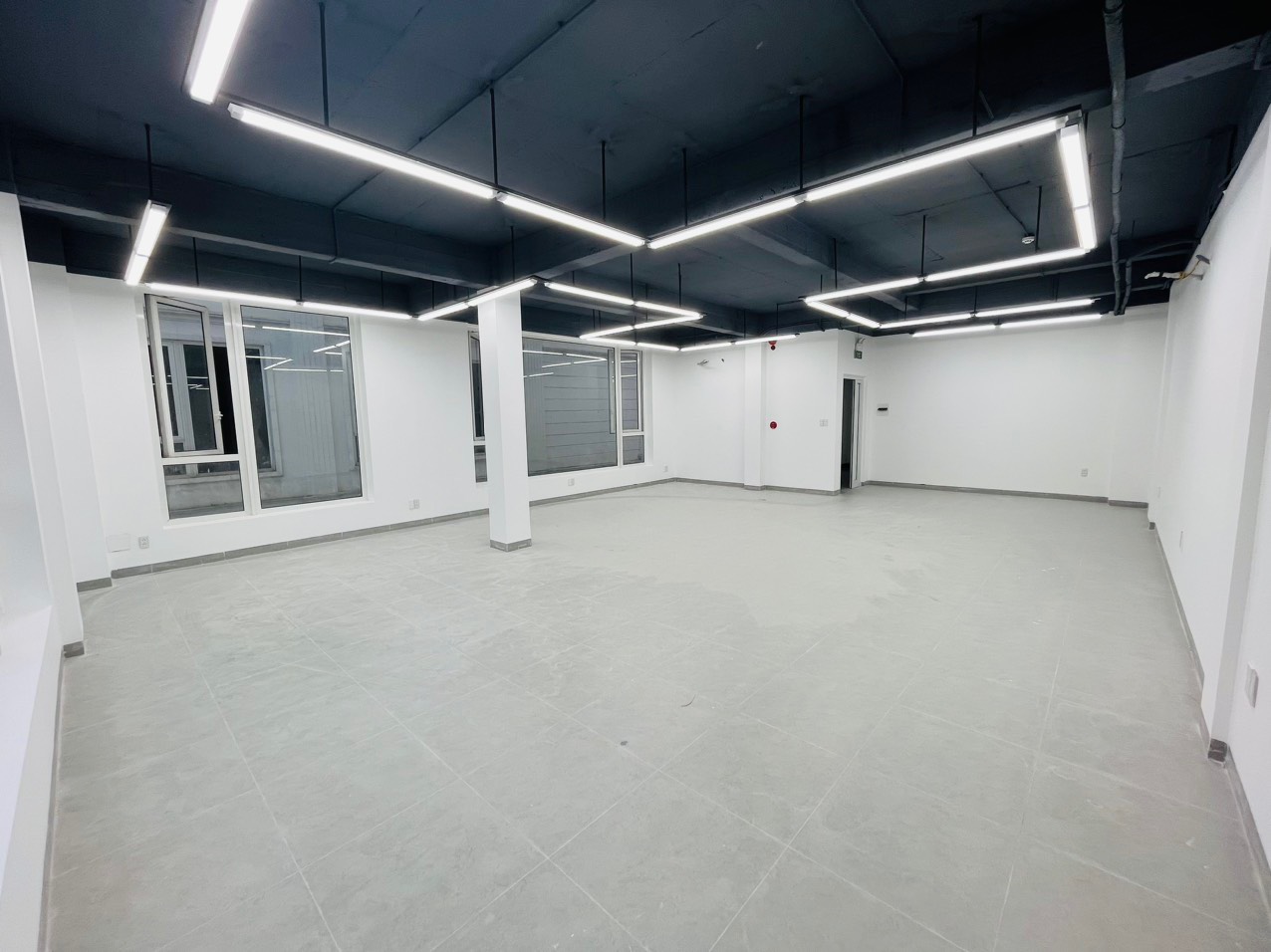 CHO THUÊ NGUYÊN TOÀ NHÀ PHÚ MỸ AN 470m2 SÀN. CÓ THANG MÁY-anh-7