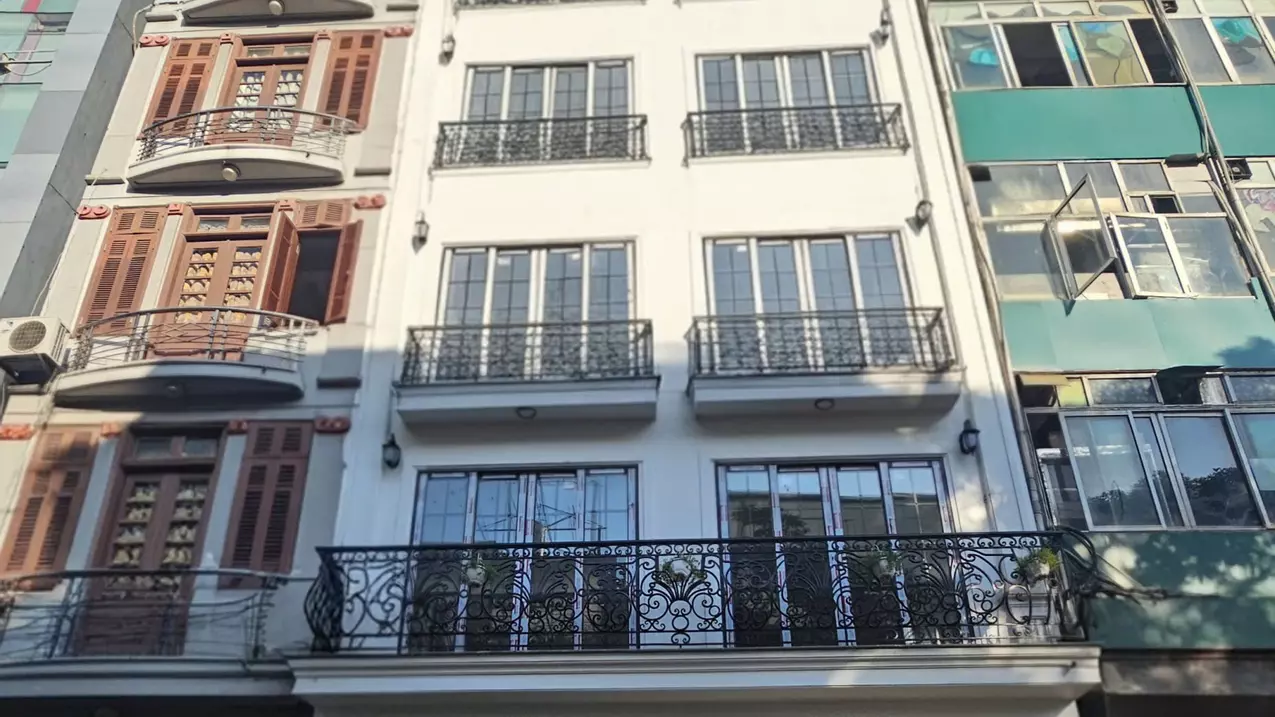 Cho thuê nhà, 103m2_ 5T; Huỳnh Thúc Kháng, Nguyên Hồng, Đống Đa -25 tr-anh-1