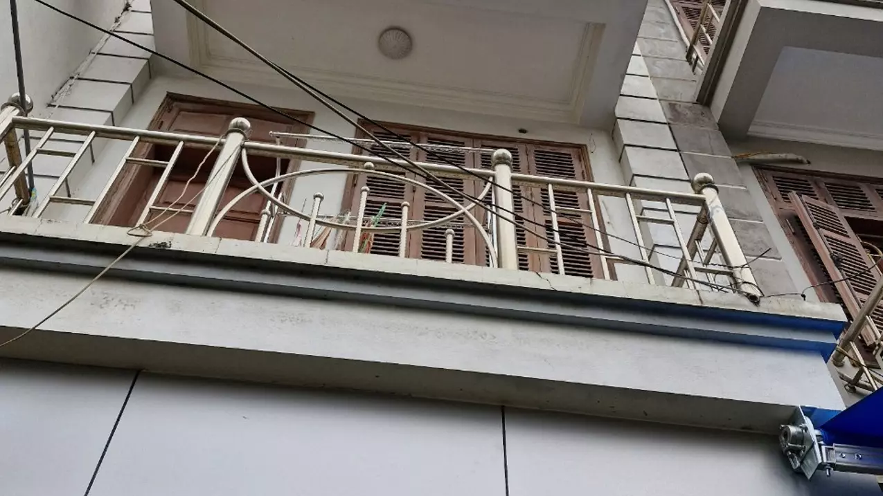 Cho thuê nhà 4 tầng + 1 tum làm văn phòng tại Thái Hà, Đống Đa – ô tô vào tận cửa-anh-1