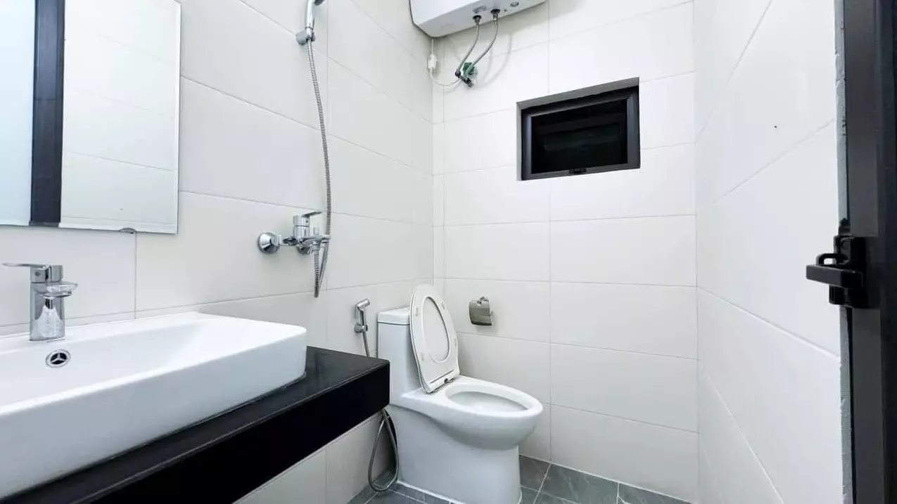 Cho thuê nhà, Chùa Láng, Nguyễn Chí Thanh, Đống Đa; 352m2* 1T -55 tr-anh-2