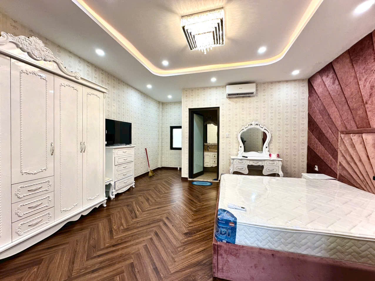 Cho thuê nhà đẹp gần 29/3 hoà xuân ,new 100% full nội thất cao cấp. Có sân vườn-anh-10