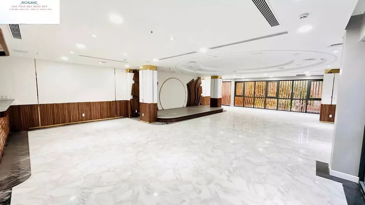 Cho Thuê Nhà Mặt Tiền 100 Nguyễn Du, Phường Bến Nghé, Quận 1, TPHCM.-anh-1