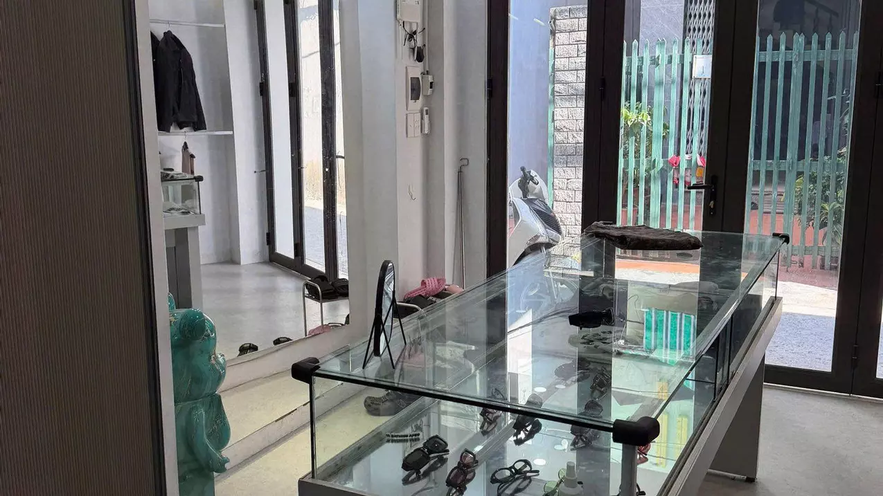 CHO THUÊ NHÀ MẶT TIỀN 3 TẦNG KINH DOANH HOẶC Ở HỘ GIA ĐÌNH TẠI MIẾU HAI XÃ, PHƯỜNG HÀNG KÊNH, QUẬN-anh-2