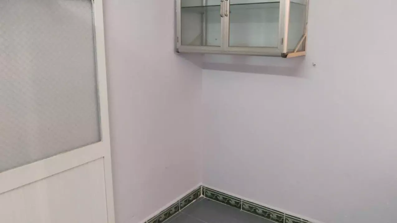 CHO THUÊ NHÀ NGUYÊN CĂN GỒM 1 TRỆT , 1 LẦU GẦN TRƯỜNG HỌC , CHỢ , SIÊU THỊ - MIỄN TRUNG GIAN-anh-2