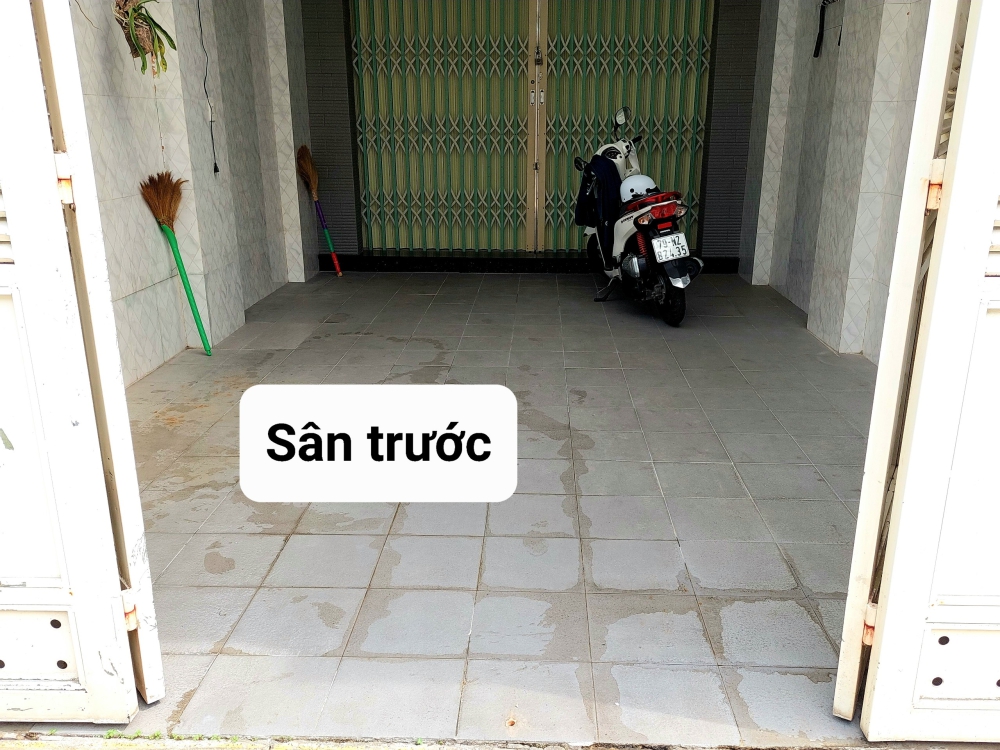 Cho thuê nhà nguyên căn Khu ĐT Hà Quang 2 Nha Trang. Nhà 1 trệt 2 lầu có sân đậu oto-anh-1