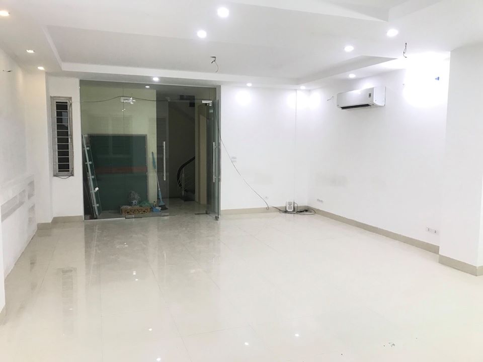 Cho thuê sàn văn phòng 65m2 mới xây cực đẹp tại ngõ 360 Xã Đàn