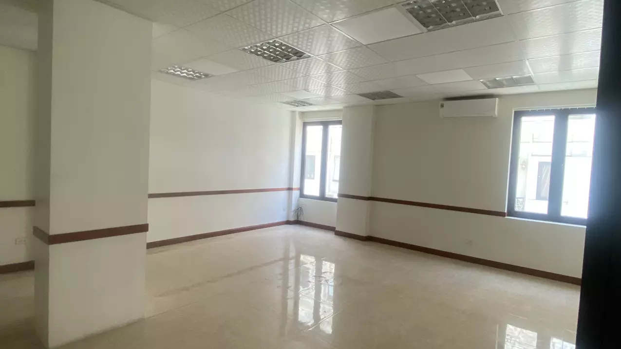 Cho thuê VP ngõ 100 Dịch Vọng Hậu, 3 tầng mỗi tầng 150m-anh-4