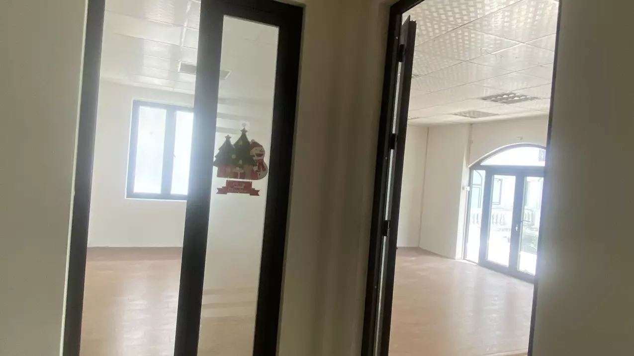 Cho thuê VP ngõ 100 Dịch Vọng Hậu, 3 tầng mỗi tầng 150m-anh-5