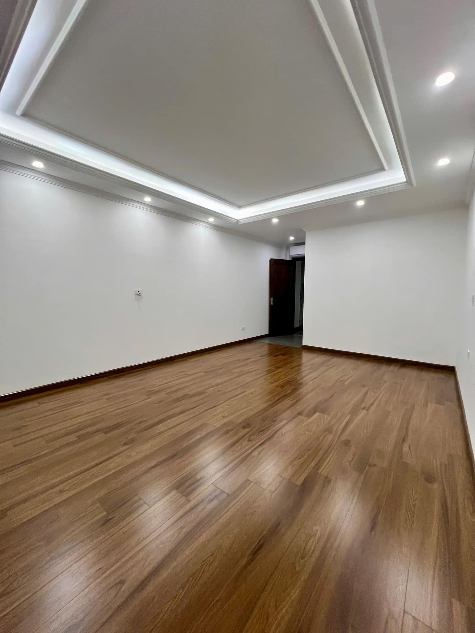 Cơ Hội Sở Hữu Nhà 7 Tầng Khu VIP Cầu Giấy, 50m2, Gara Ô tô - Chỉ 18 Tỷ-anh-3