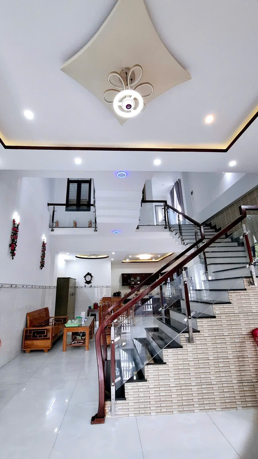 Cực Đẹp - Bán nhà kiệt Ngô Quyền 90m2 Vị Trí Sầm Uất giá chỉ Nhỉnh 6 tỷ.-anh-1