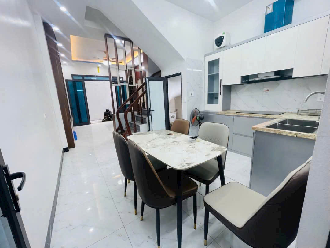 CỰC HIẾM- HƠN 6 TỶ - 49M NHÀ DÂN XÂY PHỐ CỔ NGỌC LÂM, LÔ GÓC, NGÕ THÔNG 10M RA HỒ-anh-1