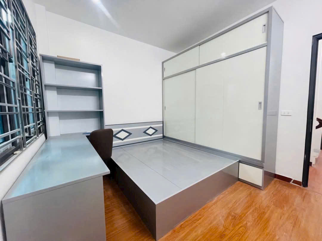 CỰC HIẾM- HƠN 6 TỶ - 49M NHÀ DÂN XÂY PHỐ CỔ NGỌC LÂM, LÔ GÓC, NGÕ THÔNG 10M RA HỒ-anh-9
