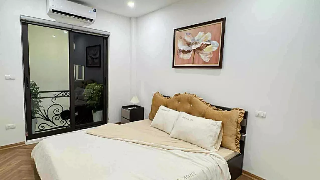 ???? CỰC HIẾM THẠCH BÀN – CỔ LINH ????
???? Nhà đẹp 50m²  ???? Gara ô tô  ???? Gần hồ điều hoà  ???? Nhỉnh 14-anh-4