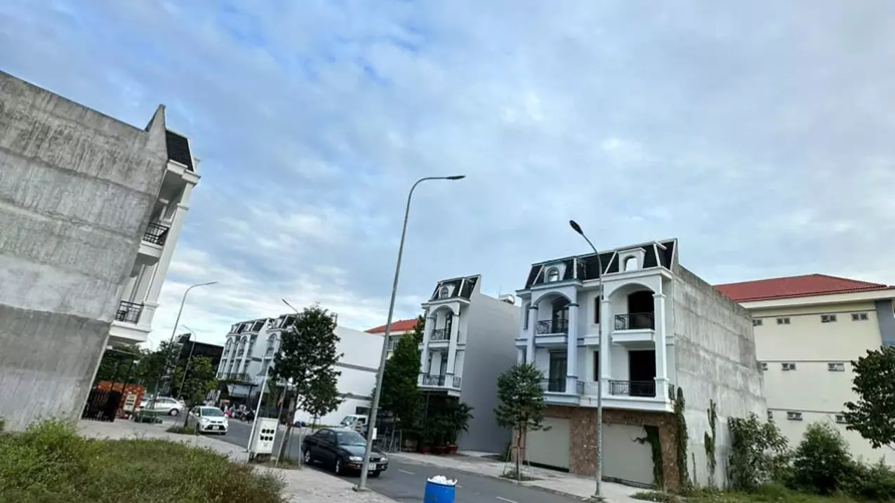 Đất Phú Chánh Thành Phố TÂN UYÊN Kẹt tiền bán đất trả nợ, tổng diện tích 72 mét vuông-anh-3