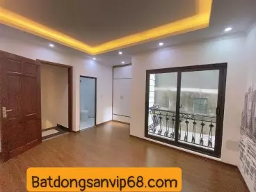 Nhà đẹp ở ngay, view hồ, cạnh công viên trên phố Nguyễn Thị Định, 50m2 giá 8.3 tỷ-anh-2