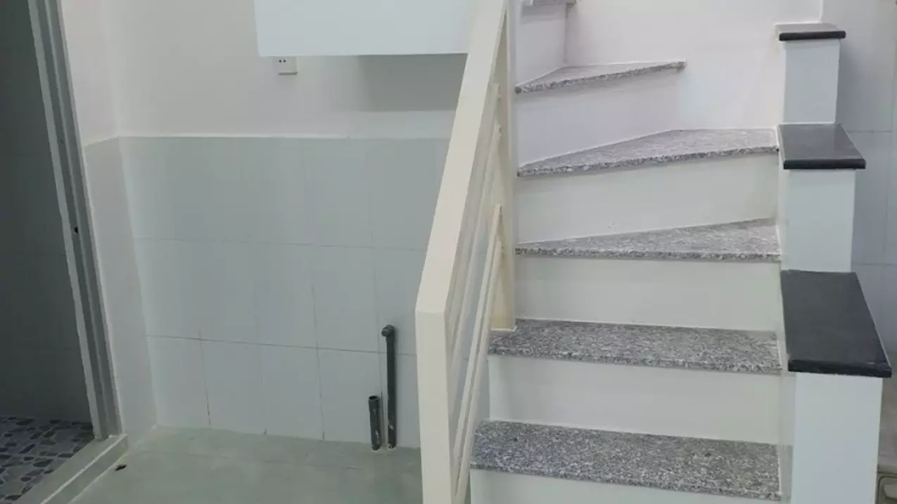 Gần Trường THPT Hoàng Hoa Thám- Hẻm 5m thông- 5.5 x10m, Đúc 2T- SHR-anh-4