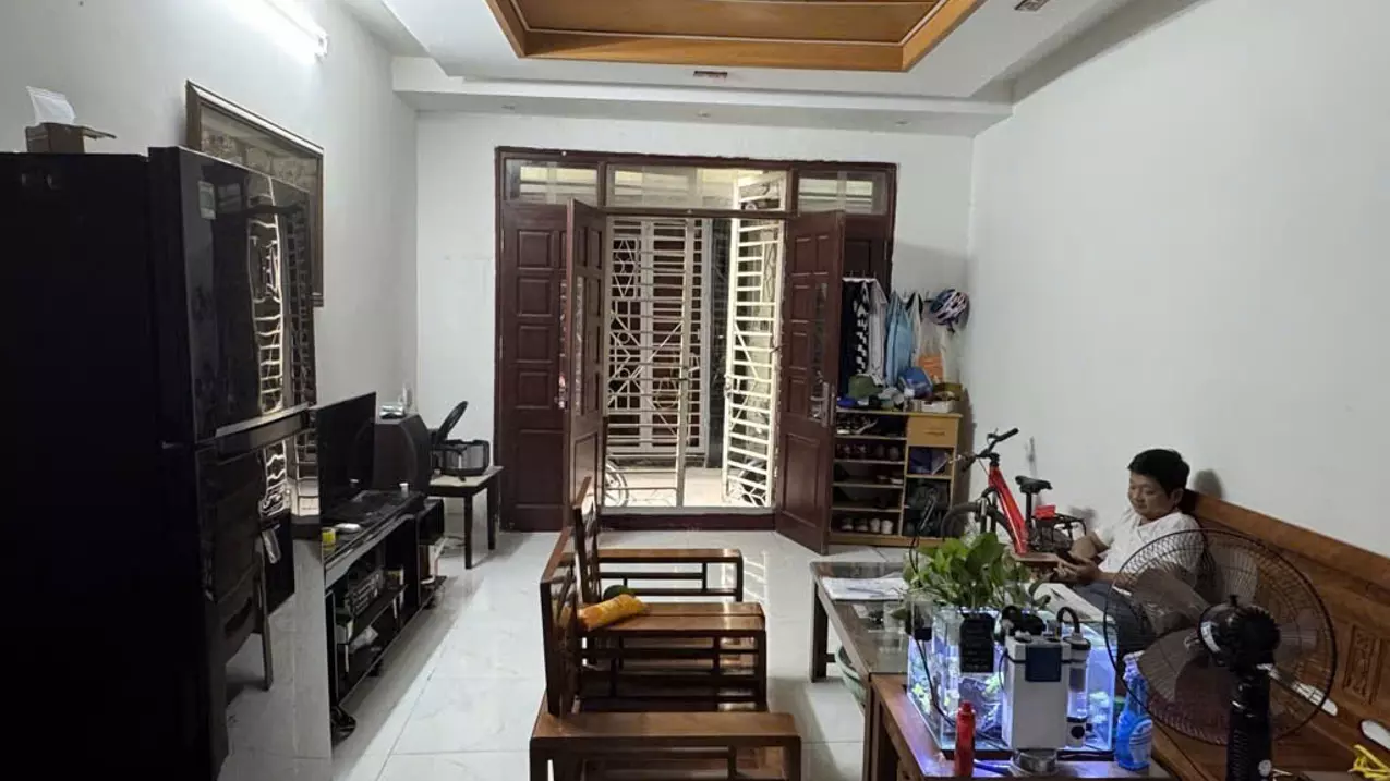 Giảm gần nửa tỷ cần bán nhà giáp nhị 5 tầng long lanh VF3 đỗ cửa hoàng mai-anh-3