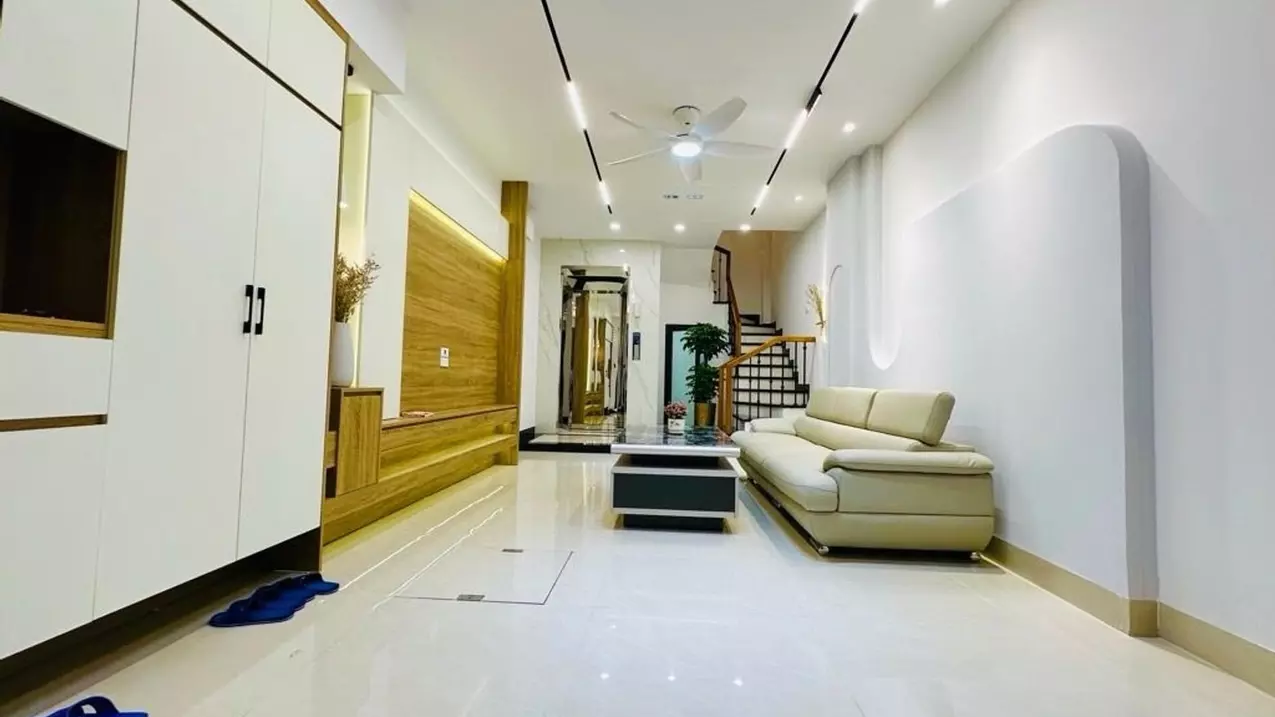 Giảm sốc gần 2 tỷ , Chủ bán Gấp Nhà Ngọc Thụy nhỉnh 9  tỷ - 43m, 6 tầng, Thang máy xịn xò-anh-1
