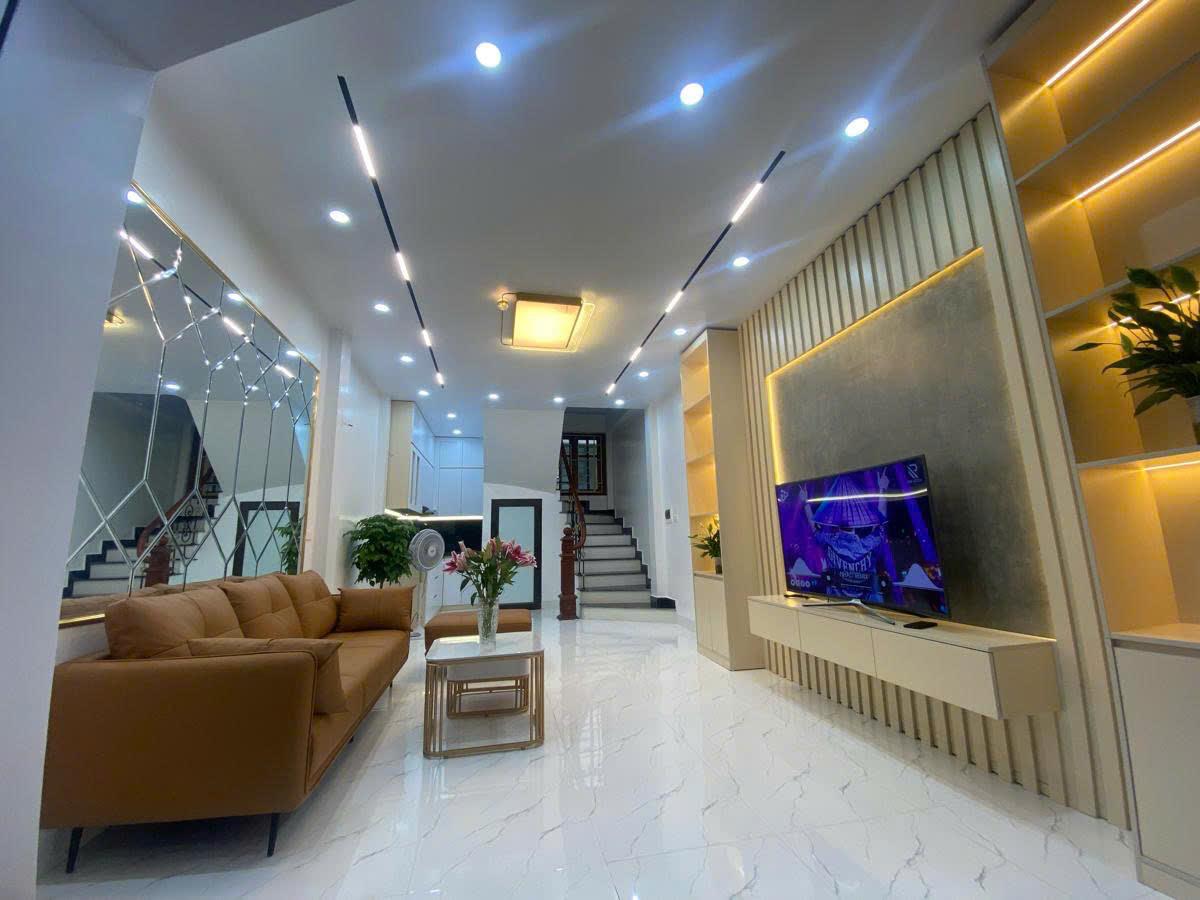 HIẾM! BÁN NHÀ HÀO NAM, KHU VIP PHÂN LÔ Ô TÔ TRÁNH - 6 TẦNG DT 40M2, MT 4.2M, GIÁ 10 TỶ-anh-1