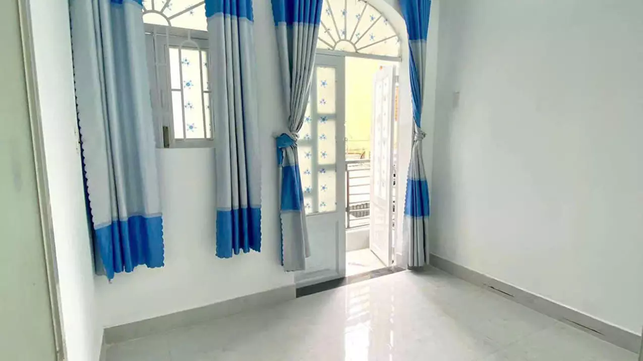 HƠN 2 TỶ SỞ HỮU NHÀ 2 TẦNG HẼM XE HƠI 5 M NGAY BẾN XE BUS HIỆP THÀNH Q12-anh-5