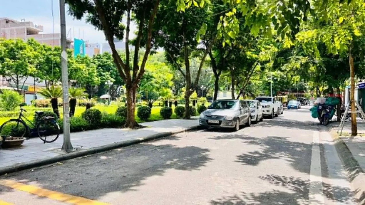 khách sạn Cổ Linh, dòng tiền ổn định 1.2tỷ/năm ,vỉa hè, ôtô dừng đỗ ngày đêm-anh-1