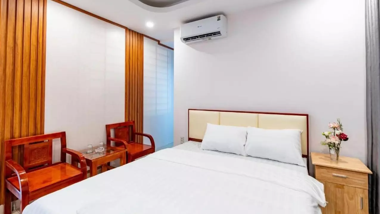 khách sạn Cổ Linh, dòng tiền ổn định 1.2tỷ/năm ,vỉa hè, ôtô dừng đỗ ngày đêm-anh-5