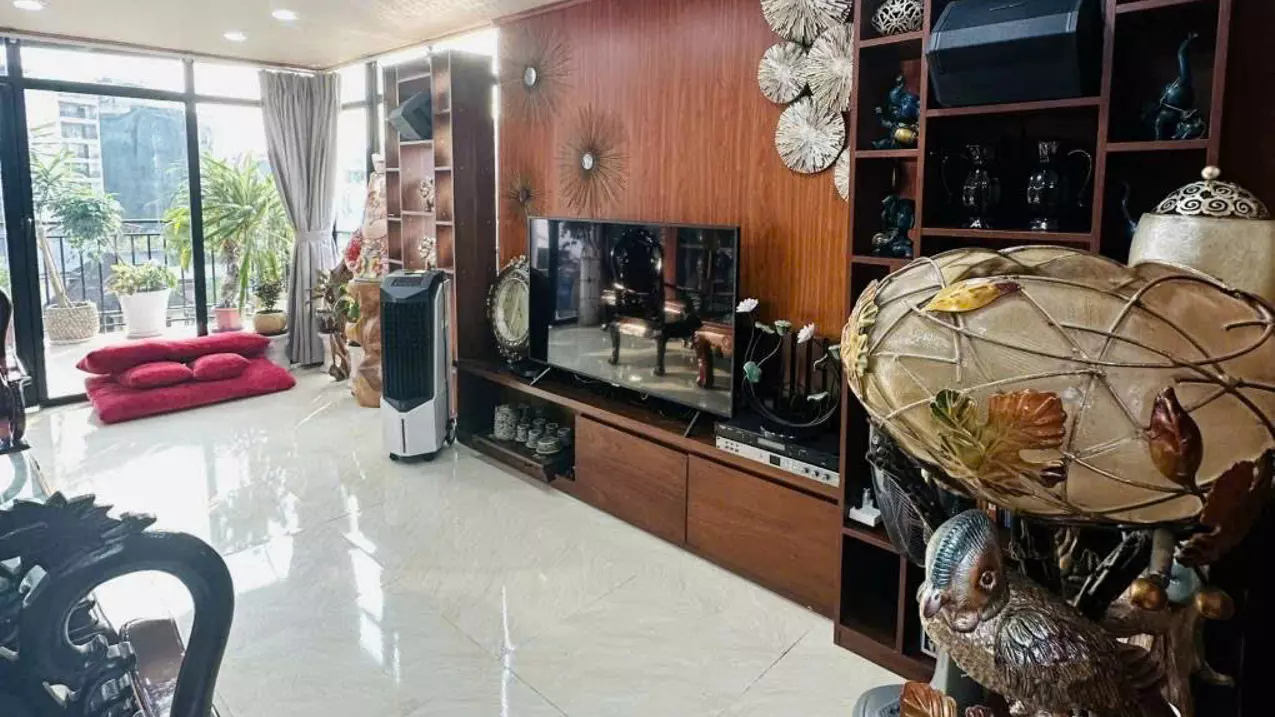 Long Biên dưới 8 tỷ, Diện Tích 40m2, 6 tầng, mặt tiền 3.9m, giá 6,9 tỷ thang máy, zalo: 0379201686-anh-1