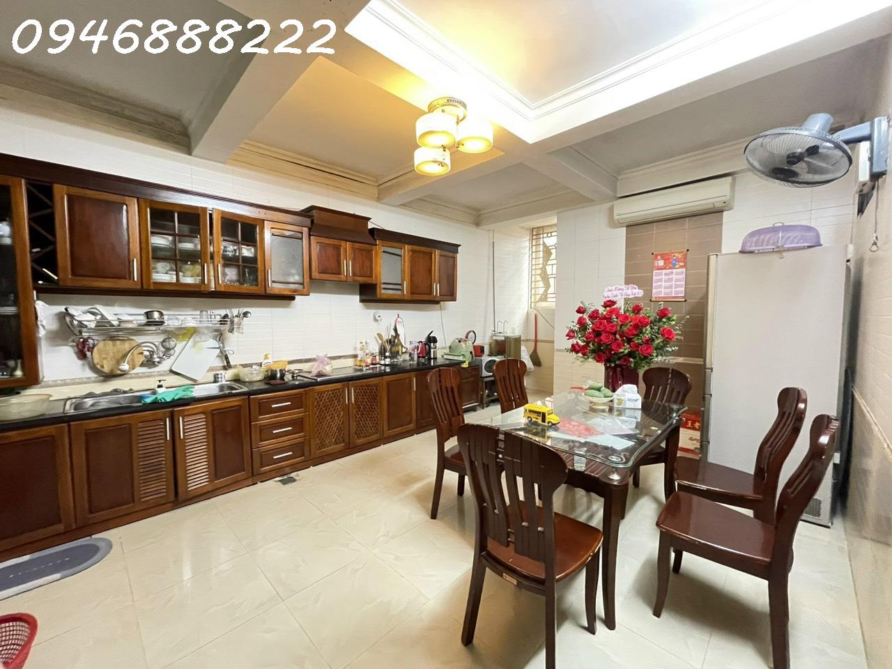 Mặt đường Nguyễn Công Trứ xây 5 tầng  vị trí đẹp gần Hồ Sen , đang kinh doanh ra dòng tiền .-anh-1