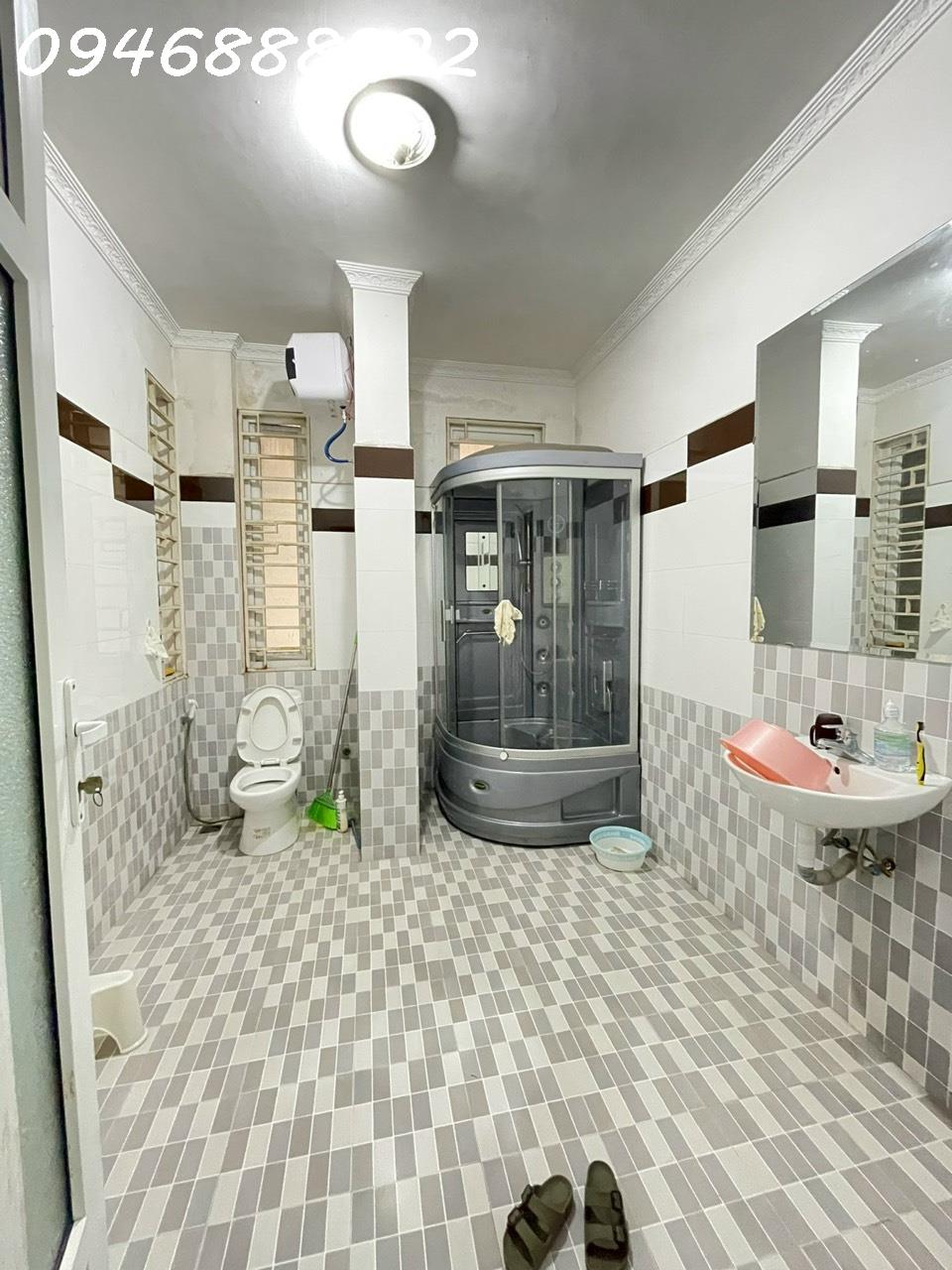 Mặt đường Nguyễn Công Trứ xây 5 tầng  vị trí đẹp gần Hồ Sen , đang kinh doanh ra dòng tiền .-anh-10