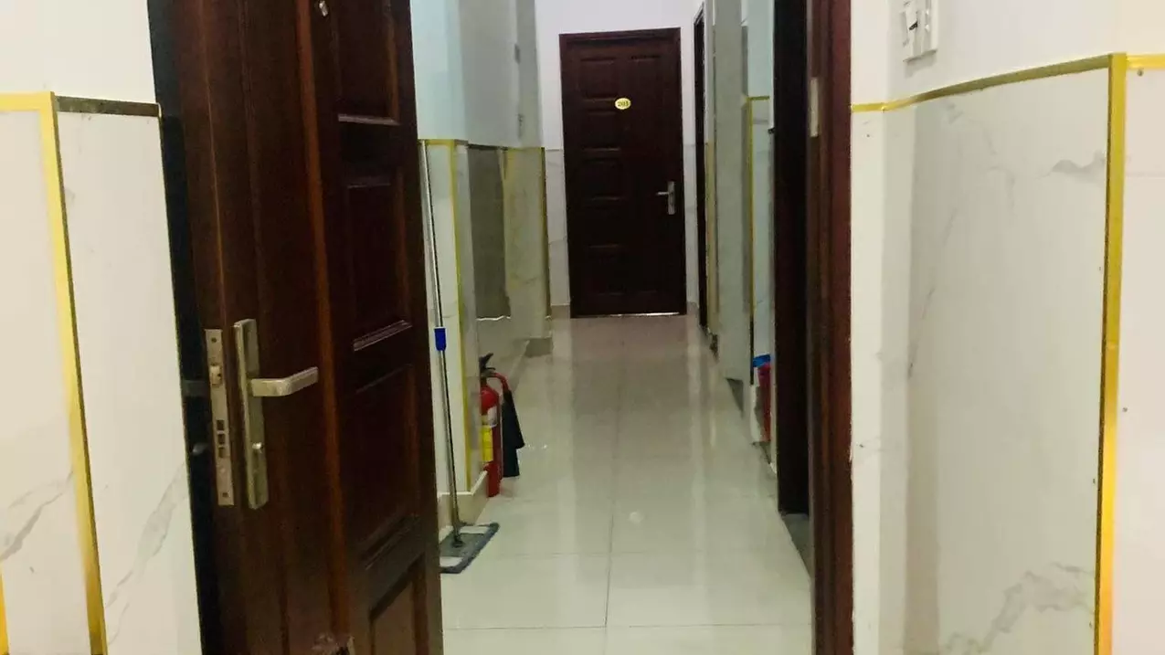 MẶT TIỀN KDC TRUNG SƠN 5.4x22M ĐANG KINH DOANH HOTEL SẴN DÒNG TIỀN 50 TR/THÁNG VỊ TRÍ ĐẮC ĐỊA GẦN-anh-1