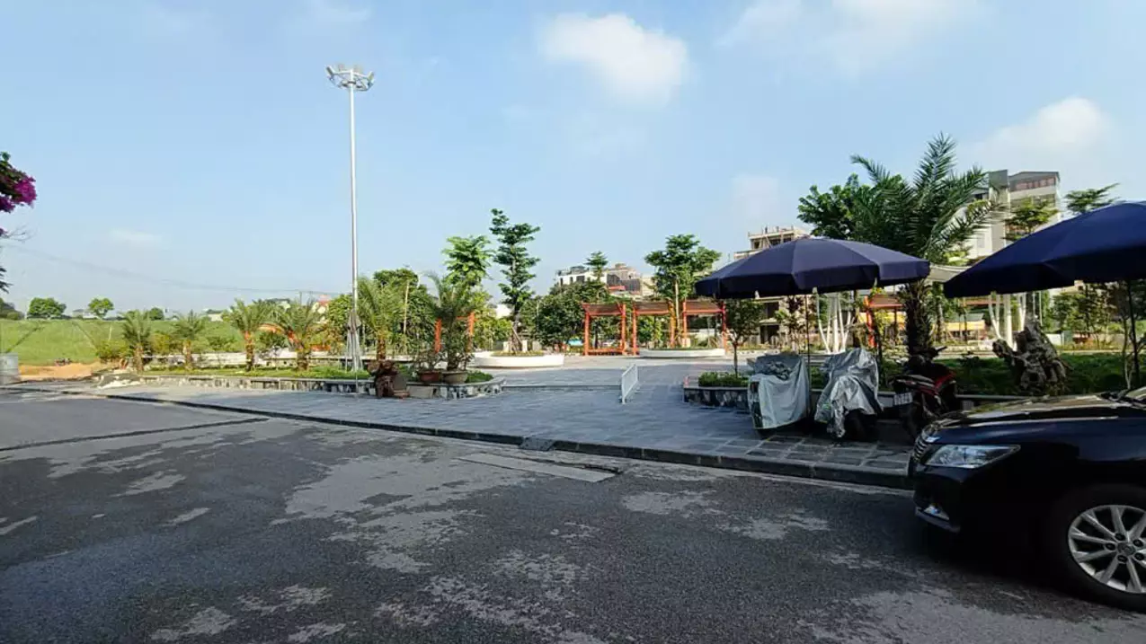 Ngôi nhà tọa lạc tại trung tâm Ngọc Thụy, Long Biên, gần đường 40m, nằm trong khu vực xung quanh-anh-1