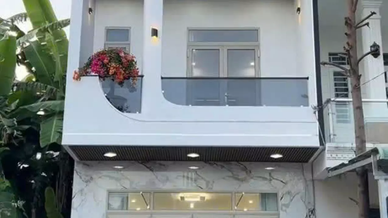 Nhà 1 trệt 2 lầu dtsd 200m², tp. thủ dầu một - chỉ 2.95 tỷ nhà mới xây - sổ sẵn công chứng.-anh-1