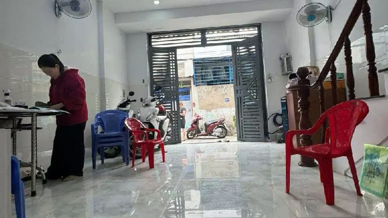 Nhà 2 tầng, Tây Hoà, 70m2, ngang 7m, gần Metro Bình Thái, nhỉnh 4-anh-2