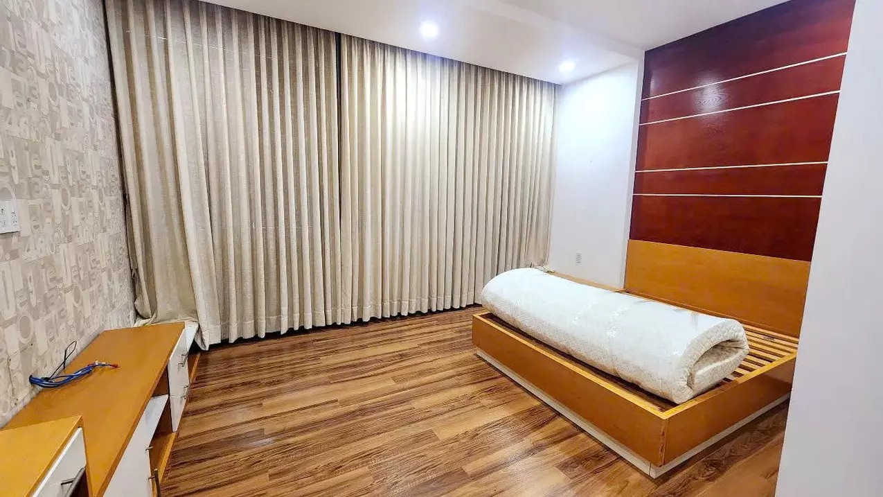 Nhà 5*10m 2lầu/ST hẻm 125 Nguyễn Thị Tần P1Q8 gần cầu Chữ Y-anh-2
