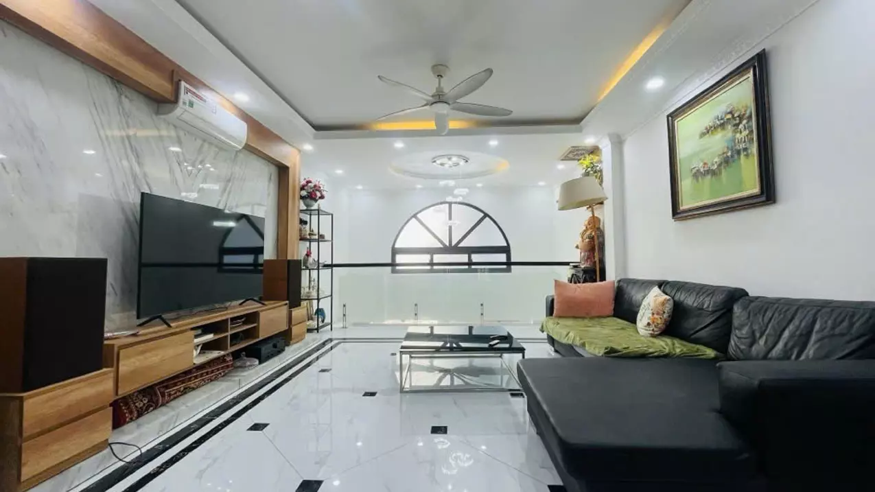 NHÀ DÂN XÂY CỔ LINH - 50M _ HƠN 8 TỶ_ NGÕ THÔNG _ SÁNG THOÁNG _ Ô TÔ ĐỖ SÁT NHÀ _ GẦN AEON,-anh-2