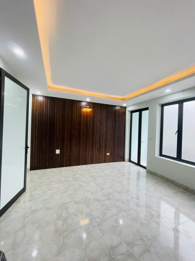 ⭐️NHÀ ĐẸP LUNG LINH (nhỉnh 5 tỷ) – Đường NGUYỄN VĂN CỪ LONG BIÊN-anh-1