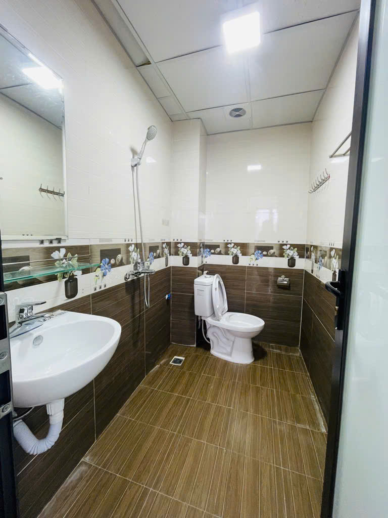 ⭐️NHÀ ĐẸP LUNG LINH (nhỉnh 5 tỷ) – Đường NGUYỄN VĂN CỪ LONG BIÊN-anh-9