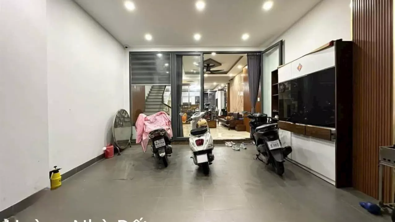 Nhà đẹp ngay Phú Mỹ Hưng, 4 tầng, 8.3 tỷ, full nội thất-anh-1