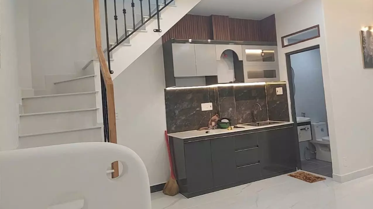 NHÀ ĐẸP QUẬN 11 - NGANG 6M - 30M RA MẶT TIỀN 3 THÁNG 2 - 4 TỶ HƠN-anh-2