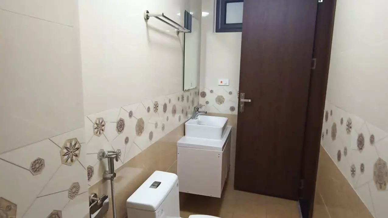 NHÀ ĐỘI CẤN SÁT PHỐ  ĐẸP LONG LANH,CHỦ CHUYỂN CÔNG TÁC CẦN BÁN 43M2X5T CHỈ 7,5 TỶ-anh-2