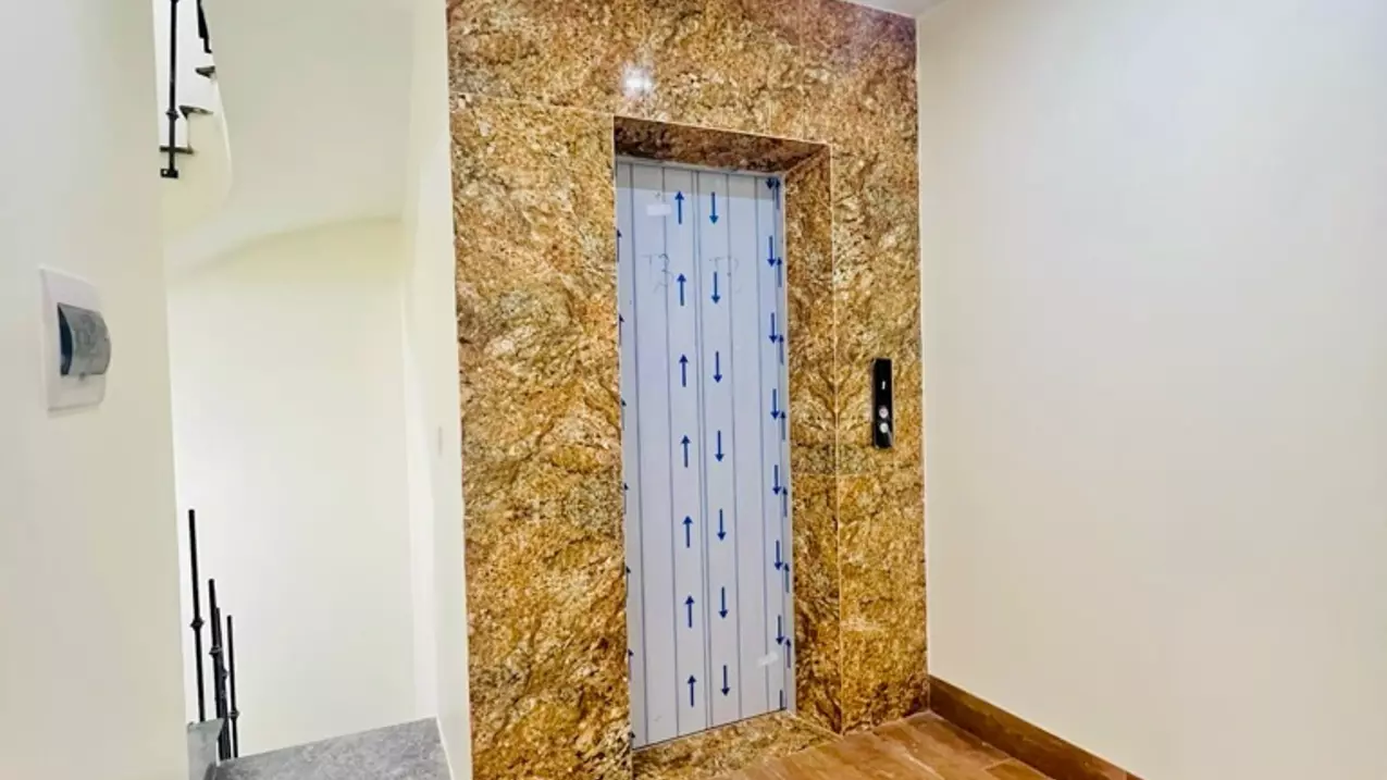 NHÀ DƯƠNG QUẢNG HÀM LÔ GÓC - 40M2 x 6T THANG MÁY, NHÀ MỚI Ở NGAY 10.9 TỶ-anh-2