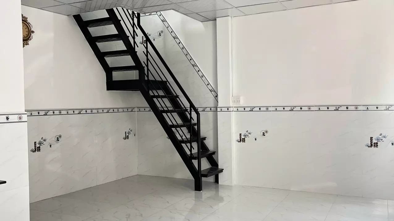 Nhà góc,mới 2 tầng hẻm thông đường Hưng Phú P10Q8. Giá 3.39 tỷ-anh-2