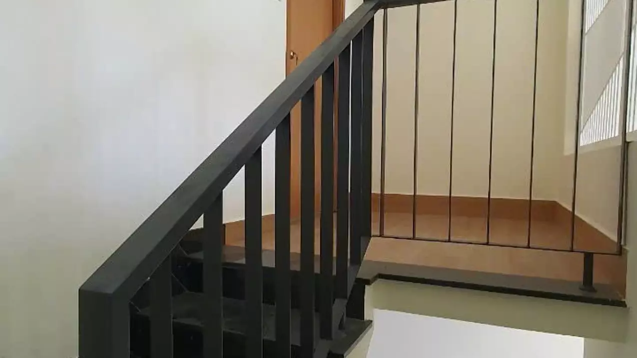 Nhà HXH Phạm Văn Đồng, 100m2, 2 tầng, ngay trung tâm, cho thuê 10tr/tháng, Thiết kế kiểu biệt thự-anh-4