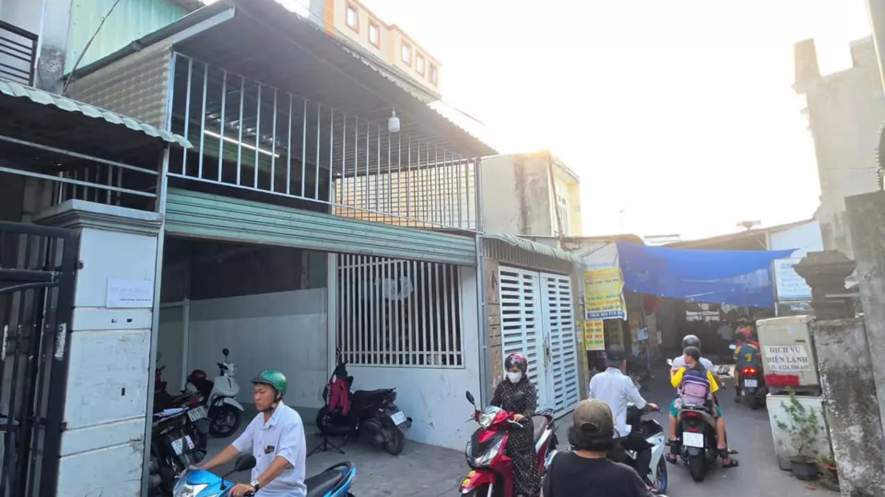Nhà mặt tiền gần vòng xoay An Phú - Vị trí vàng kinh doanh - Giá chỉ 2,95 tỷ - Khu vực sầm uất-anh-2