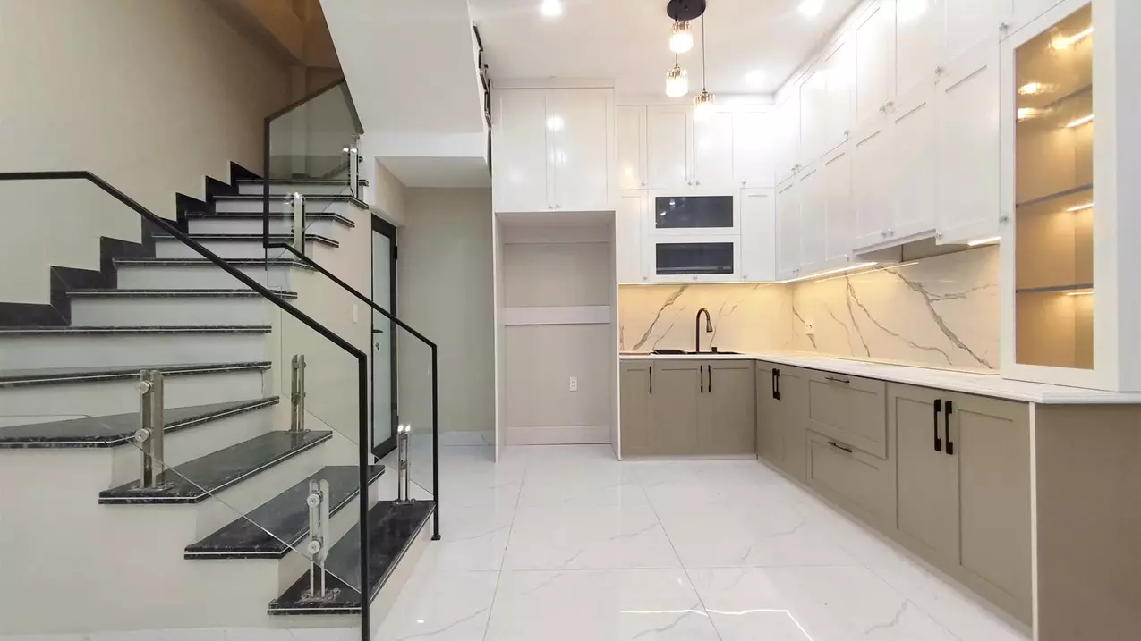 NHÀ MỚI ĐẸP – MIẾU 2 LÊ CHÂN – Ô TÔ CÁCH NHÀ 15 BƯỚC CHÂN

Vị trí thuộc ngõ Kafa Hồ Sen đi vào,-anh-2